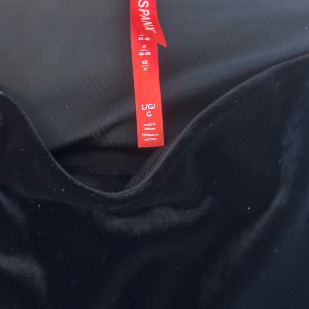 SPANX Velvet High-Waist Leggings – Black – Size L - Picture 4 of 4